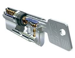 Cerrajeros Playa Miramar 24 Horas 633890185